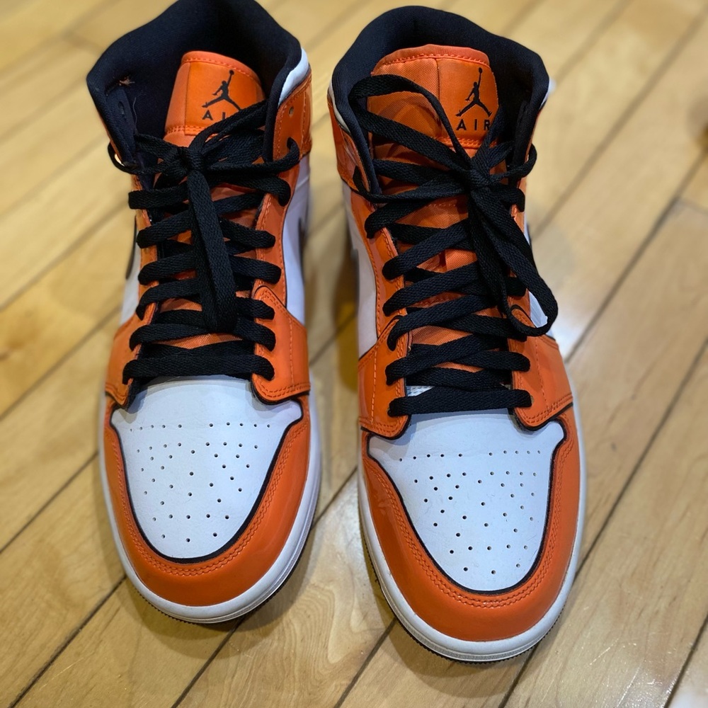 COPY - Jordan 1 mid Turf Orange, size 10.5.